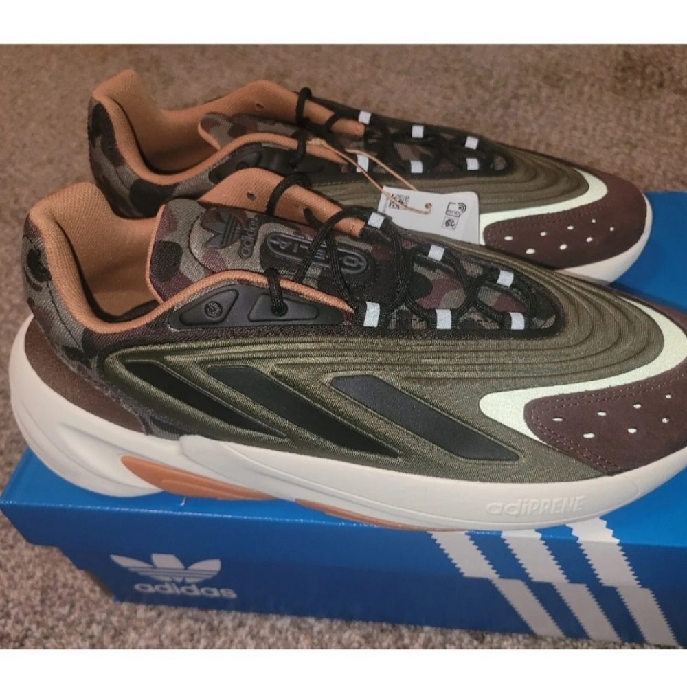 Adidas Ozelia Mens size 8.5